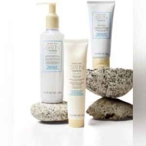 Mary Kay Satin Hands Trio - White and Cream